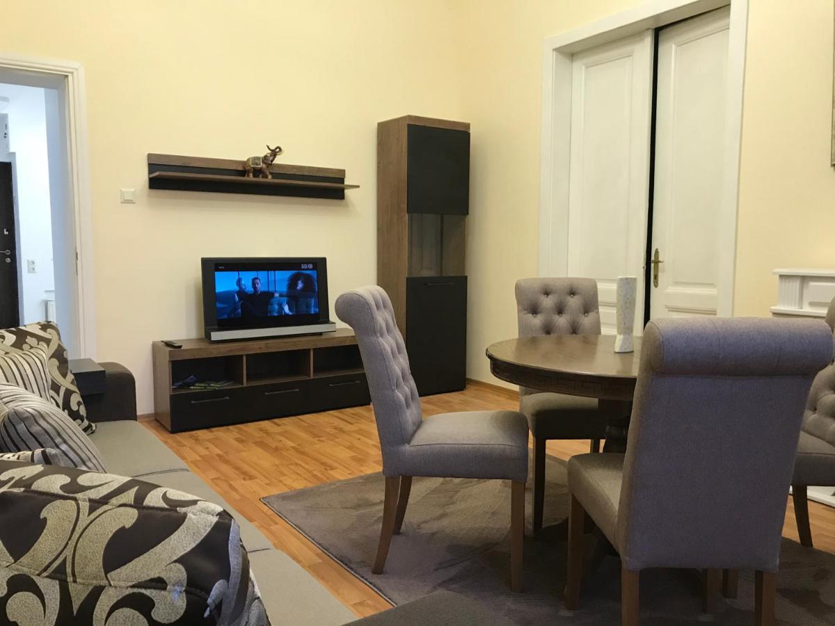 Apartment Suite Mukachevo Extérieur photo